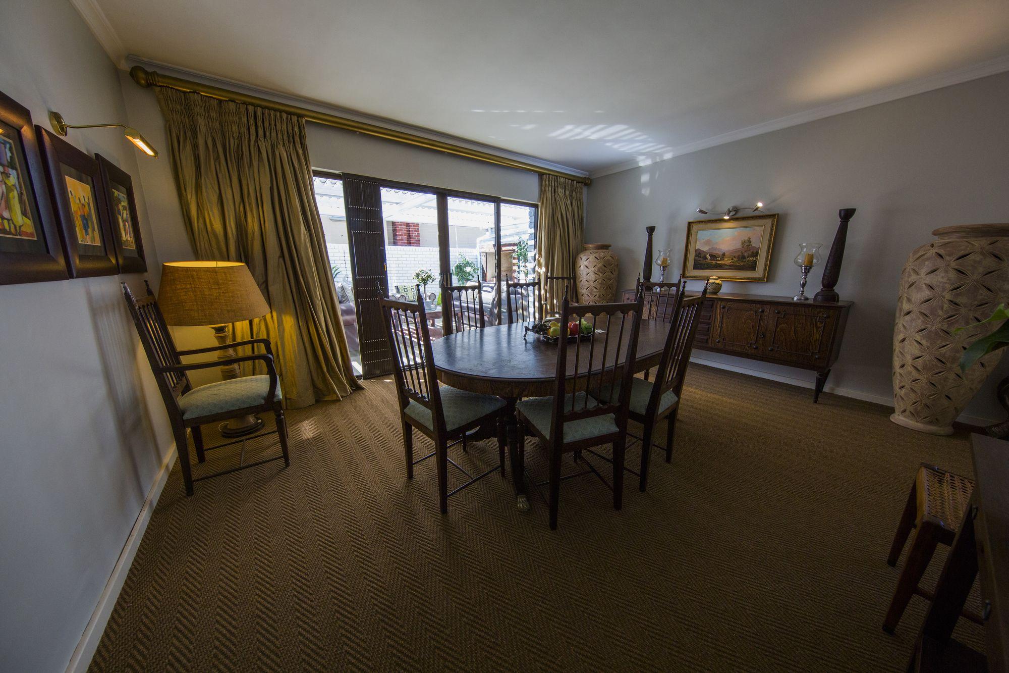 הרמנוס The Whale'S Tale Guesthouse מראה חיצוני תמונה